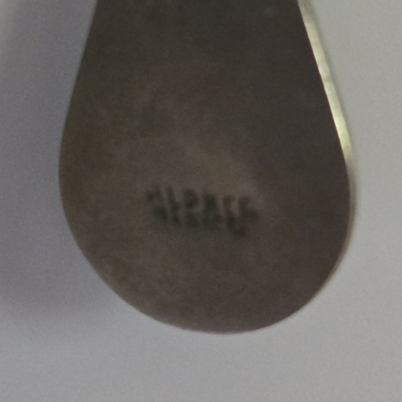 Alpaca Tulip earrings - Picture 3 of 3